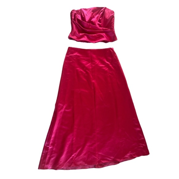 Alexia Designs Size 18 strapless Two Piece Gown Set
- Picture 1 of 13